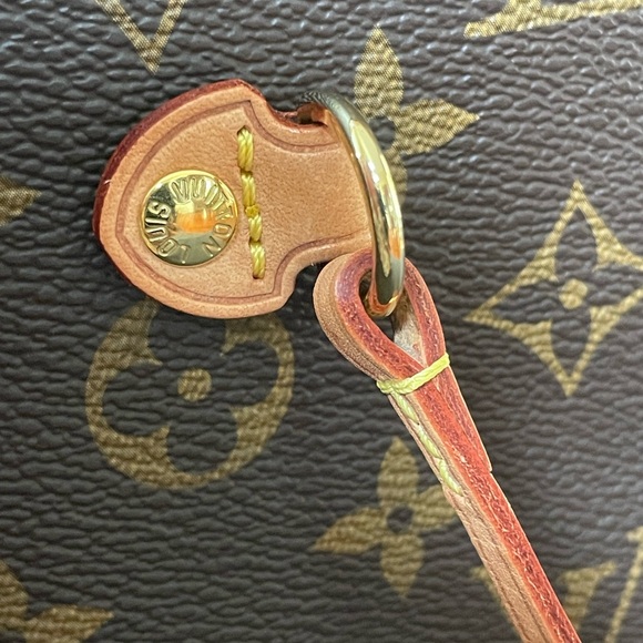 Louis Vuitton Neverfull MM Monogram tote - Picture 7 of 11